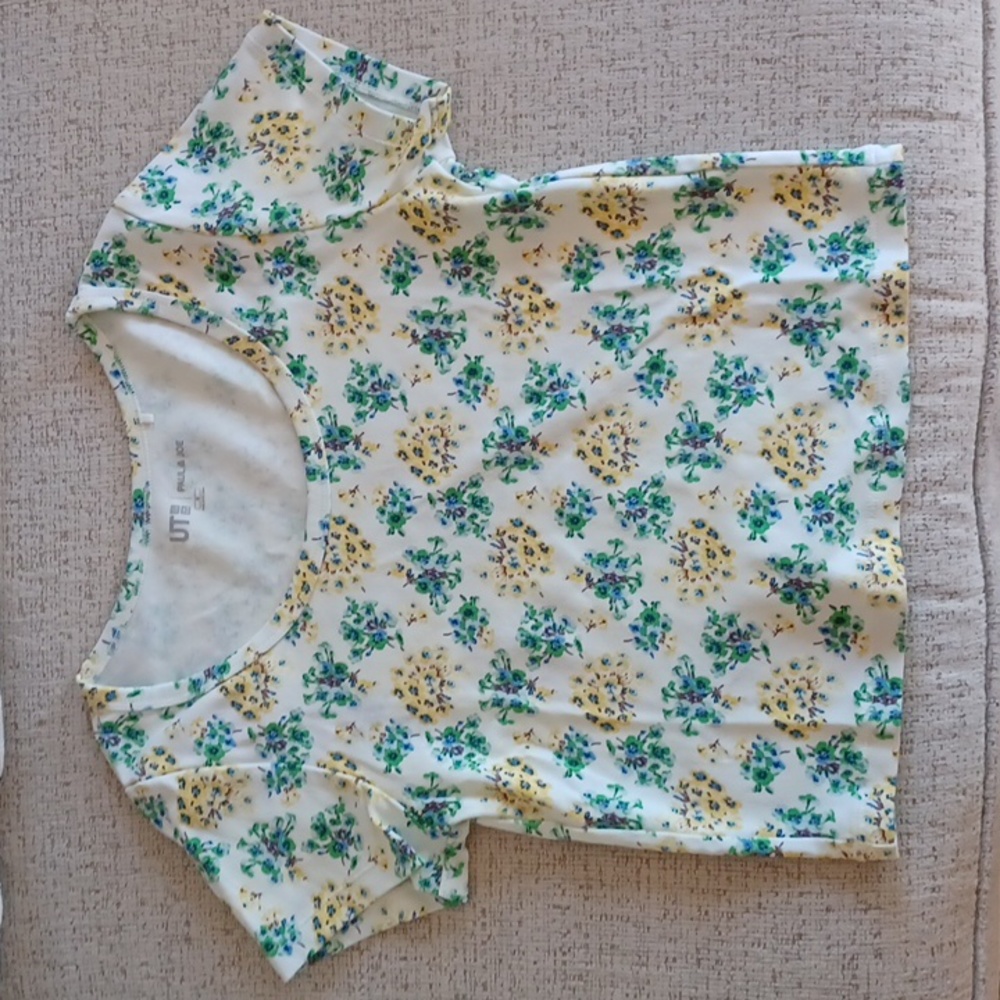 White, Green, and Yellow Paul & Joe Cropped UT Women's Size M
